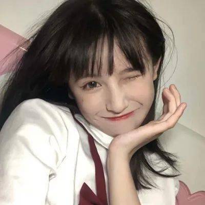 高考学生感慨三年时光转瞬即逝